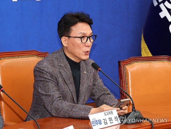 더불어민주당 김민석 최고위원이 13일 오전 국회에서 열린 기자간담회에서 발언하고 있다. 2024.10.13 [사진=연합뉴스]