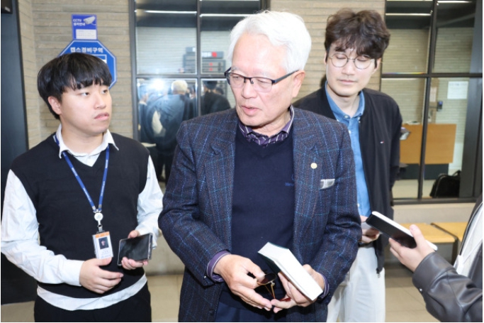 정의화 전 국회의장 국민의힘 상임고문단인 원로 9명이 지난 3일 여의도 당사에서 명태균 악재 및 당정 갈등 해결방안 등을 위한 비공개 회동을 했다. [사진=연합뉴스]