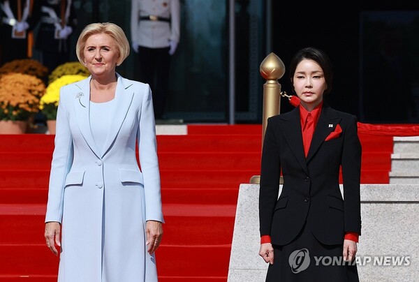 김건희 여사, 폴란드 대통령 공식 환영식 참석 [사진=연합뉴스]