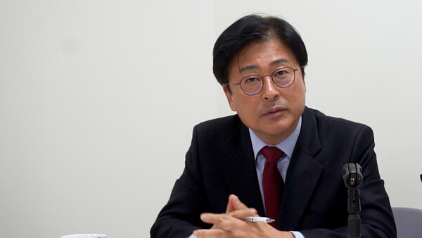 김종혁 국민의힘 최고위원이 8일 서울 여의도 폴리뉴스 사무실에서 진행한 김능구 폴리뉴스 대표와의 정국인터뷰에서 발언하고 있다. [사진=폴리뉴스] 