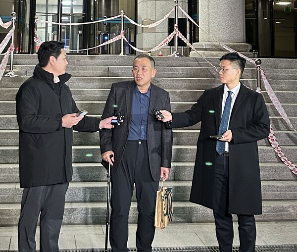 검찰 조사 마치고 나온 명태균씨 [사진=연합뉴스]