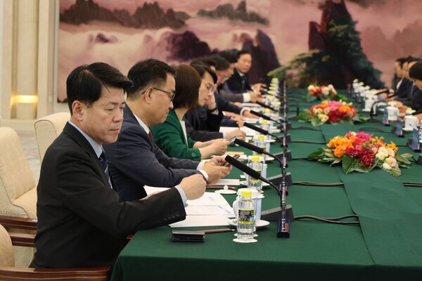 9월 18일 중국 베이징에서 열린 한 · 중의원연맹 공식방문행사에서 김준형 의원이 발언을 준비하고 있다. [사진=김준형 의원실]