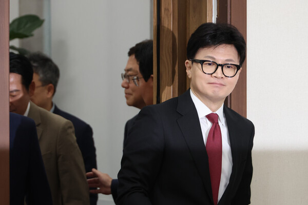 국민의힘 한동훈 대표가 21일 오전 서울 여의도 국회에서 열린 최고위원회의에 참석하고 있다. [사진=연합뉴스] 