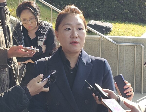 검찰에 출석한 강혜경씨 [사진=연합뉴스]