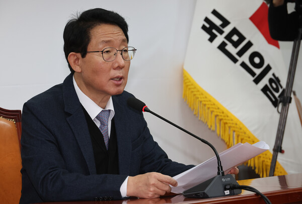 국민의힘 김상훈 정책위의장이 10일 국회에서 예산안 등 현안 관련 브리핑을 하고 있다. [사진= 연합뉴스]