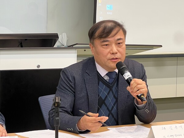 김홍국 전 이재명 경기도 대변인은 "윤 대통령은 불안한 심리 상태 속에서 어떤 즉흥적인 잘못된 결정을 내릴지 모르는 지도자 상황이기 때문에 반드시 탄핵이 이루어져야 된다"라고 강조했다. [사진=폴리뉴스]