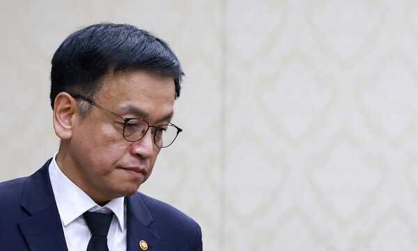 최상목 대통령 권한대행 부총리 겸 기획재정부 장관이 2일 정부서울청사에서 열린 경제관계장관회의에 참석하고 있다. 2025.1.2 [사진=연합뉴스]