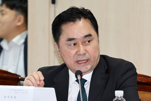무소속 김종민 의원이 14일 오후 전남 나주시 한국전력공사 본사에서 열린 산업통산자원중소벤처기업위원회 국정감사에서 질의하고 있다. 2024.10.14 [사진=연합뉴스]