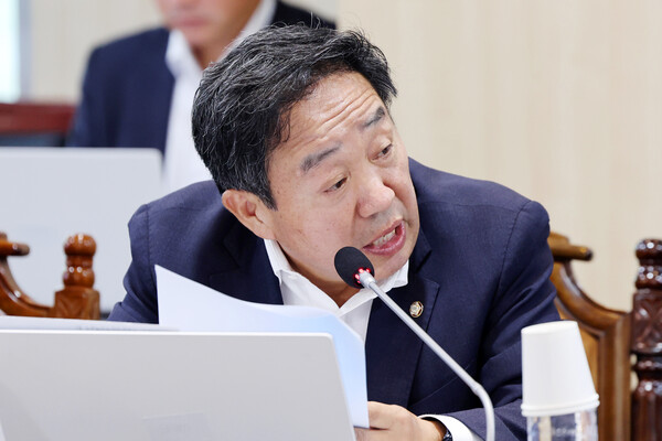 국민의힘 강승규 의원이 14일 오후 전남 나주시 한국전력공사 본사에서 열린 산업통산자원중소벤처기업위원회 국정감사에서 질의하고 있다. 2024.10.14 [사진=연합뉴스]