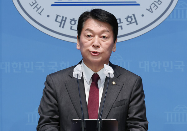 국민의힘 안철수 의원이 20일 오전 서울 여의도 국회 소통관에서 '서부지법 폭력 난동' 등 현안 관련 기자회견을 하고 있다. [사진=연합뉴스]