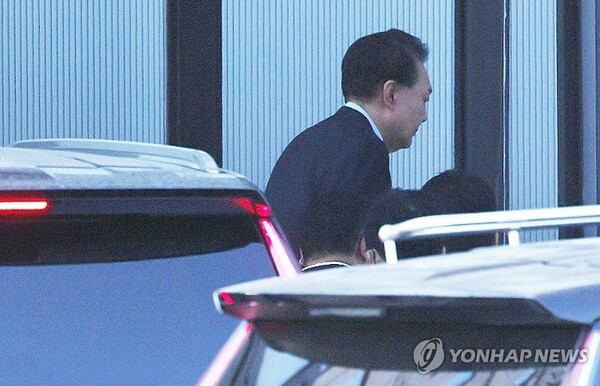 공수처에 체포된 윤 대통령 [사진=연합뉴스]