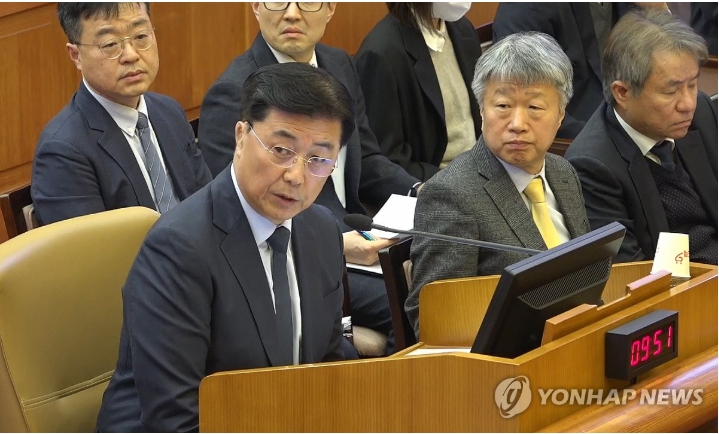 홍장원 전 국정원 제1차장이 4일 헌재 尹탄핵심판 5차변론에 출석, 증언하고 있다. [사진=연합뉴스]