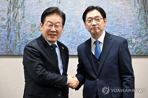 이재명 대표와 김경수 전 지사 [사진=연합뉴스]