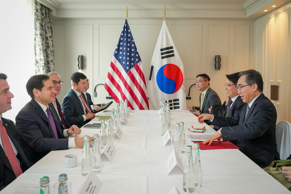 조태열 외교부 장관과 마코 루비오 미 국무장관은 15일(현지시간) 뮌헨안보회의(MSC)가 열리는 독일 뮌헨의 바이어리셔호프 호텔에서 40분간 회담을 갖고 한미동맹과 북핵 문제, 한미일 협력, 경제 협력 등 현안을 두루 논의했다. [사진=연합뉴스]