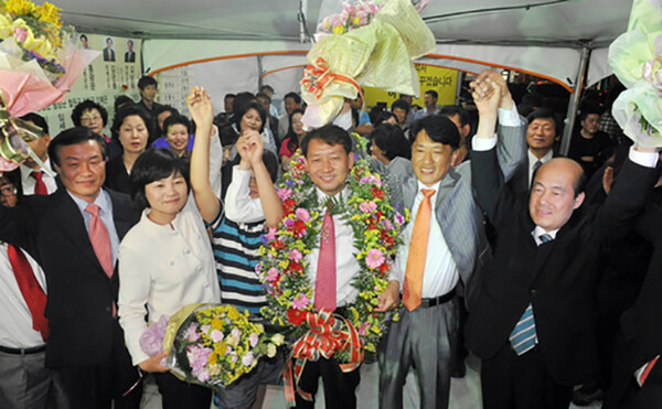 이광재 전 국회의원이 2010년 35대 강원도지사에 당선됐다.