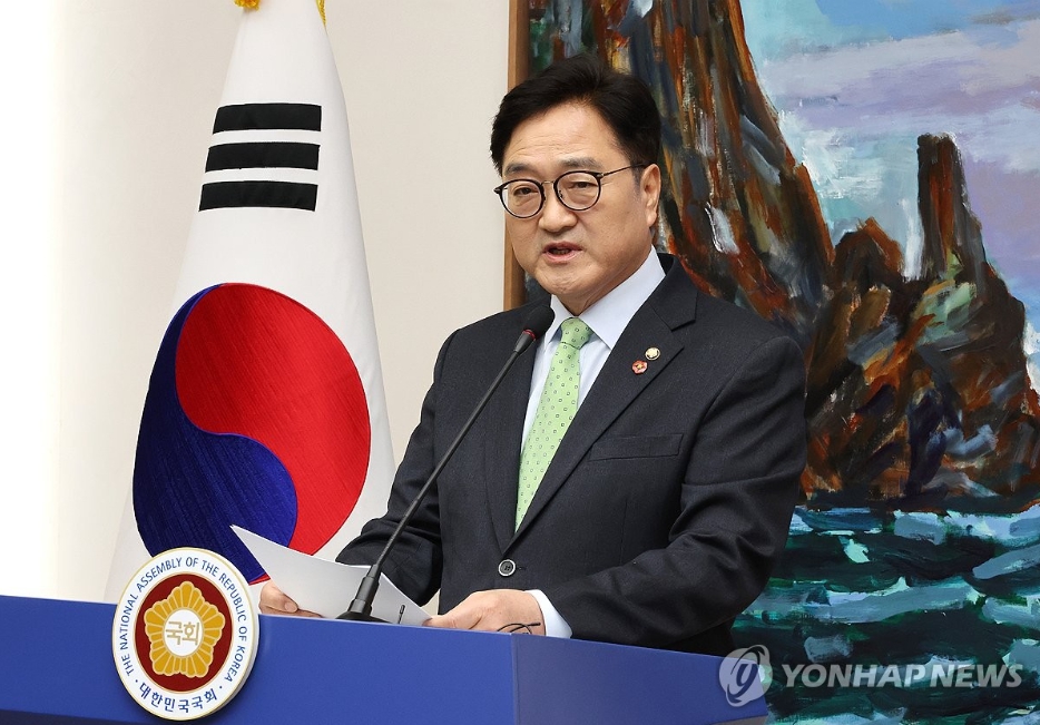 우원식 국회의장이 27일 오후 국회에서 예정에 없던 대국민담화 기자회견을 열고 헌재에 '신속한 尹탄핵 선고'를 촉구했다. [사진=연합뉴스] 