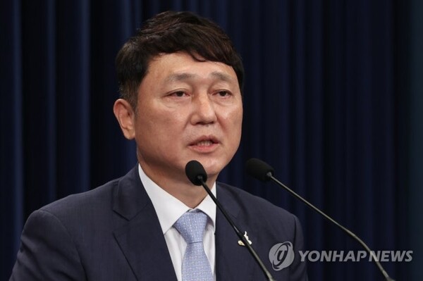 최재성 전 청와대 정무수석은 8일 라디오에 출연해  대선과 개헌 국민투표 동시 실시는 어려울 것으로 전망했다. [사진=연합뉴스]