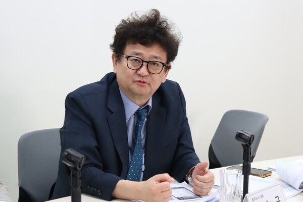 김능구 대표는 “(국민의힘이) 계엄과 탄핵에 책임을 지고 석고대죄 후에 대통령 후보 내는 것이 맞는데 그렇지를 못하고 있다. 그런 국민의 마음을 꿰뚫고 있는 후보도 없다.”라고 말했다.