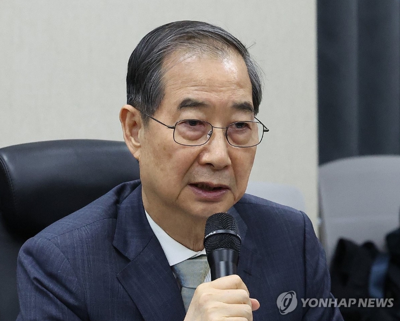 12대대선 '차출설'이 나오는 가운데 한덕수 대통령 권한대행 국무총리가 지난15일 광주 기아자동차 공장을 찾아 세인의 관심을 모았다.. [사진=연합뉴스]