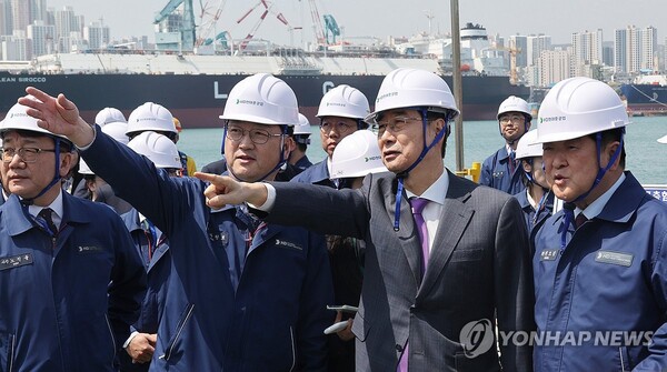 울산 방문한 한덕수 대행 [사진=연합뉴스]