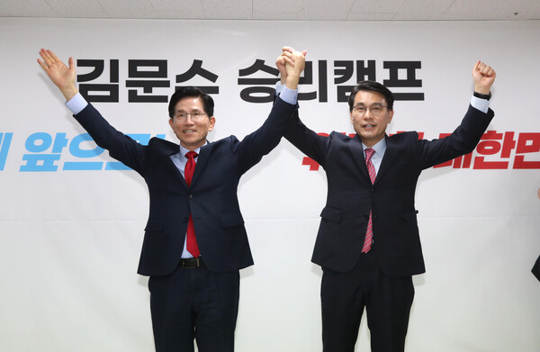 맹윤' 핵심으로 반탄 전선을 주도했던 국민의힘 5선 윤상현 의원이 23일 선대위원장으로 김문수 후보 캠프에 합류했다. [사진=연합뉴스]