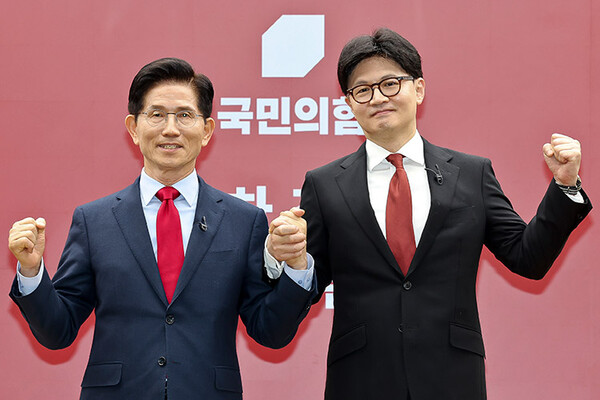 김문수·한동훈 후보는 국민의힘 경선 중 단일화가 거론이 되는 점에 대해 부정적인 의견을 내비쳤다. [사진=연합뉴스]