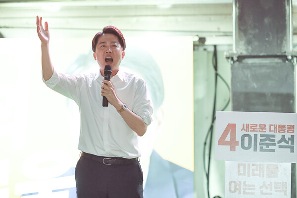 이준석 개혁신당 대선 후보는 15일 라디오에 출연해 “국민의힘이 이제 고쳐 쓸 수 없는 상태가 됐다고 생각하고, 단일화도 가능성이 전혀 없다”고 말했다. [사진=연합뉴스]