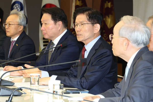국민의힘 김문수 대선 후보가 22일 서울 중구 대한상공회의소에서 열린 경제 5단체장 간담회에서 인사말을 하고 있다. [사진=연합뉴스]