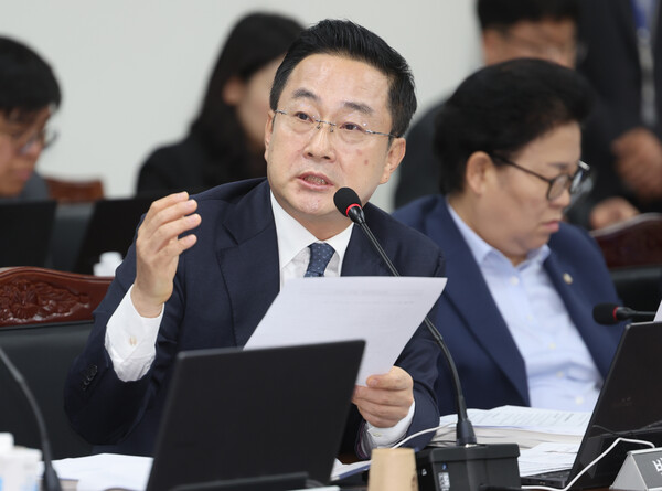 박성준 더불어민주당 의원은 18일 라디오에 출연해 "지난 총선에서 민주당이 다수당이 됐고 다수당의 역할을 충실히 하겠다는 의미에서 법사위원장을 가져갔기 때문에 지금도 민주당이 가져갈 수밖에 없다"고 말했다. [사진=연합뉴스]