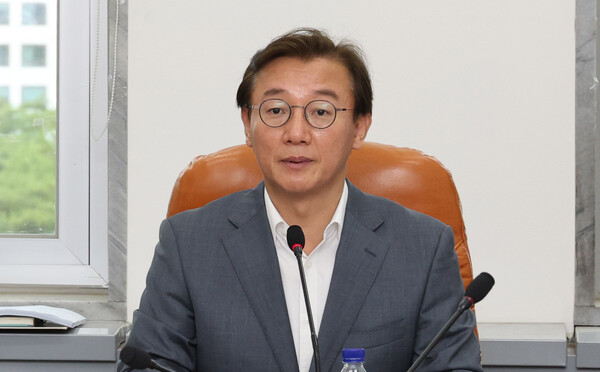 부산 현역 의원인 전재수 해양수산부장관 후보자는 24일 페이스북 글을 통해 지명 소감을 밝혔다. [사진=연합뉴스]