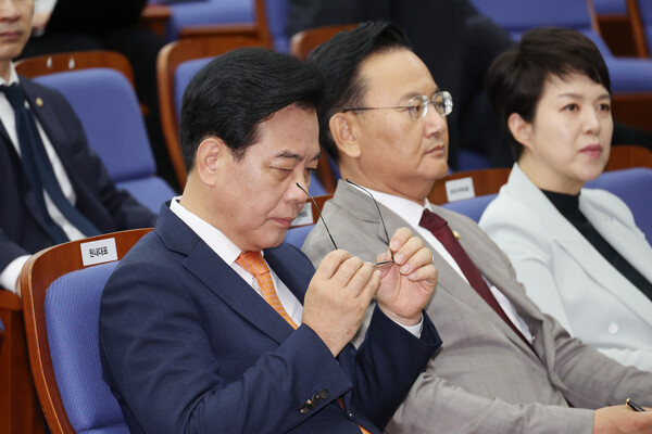 국민의힘 송언석 원내대표는 27일 서울 여의도 국회에서 열린 의원총회에서 상임위원장 선출을 강행하려는 민주당을 향해 "의회폭주를 멈추라"고 말했다. [사진=연합뉴스]