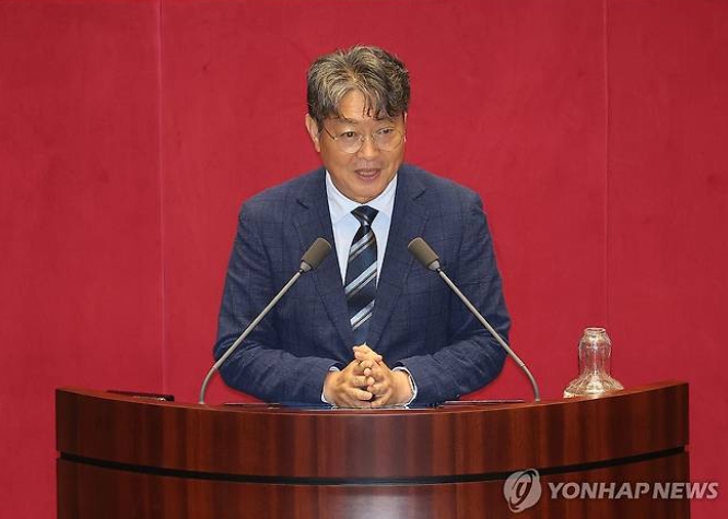 27일 국회 법제사법위원장으로 선출된 더불어민주당 4선 이춘석 의원 [사진=연합뉴스]