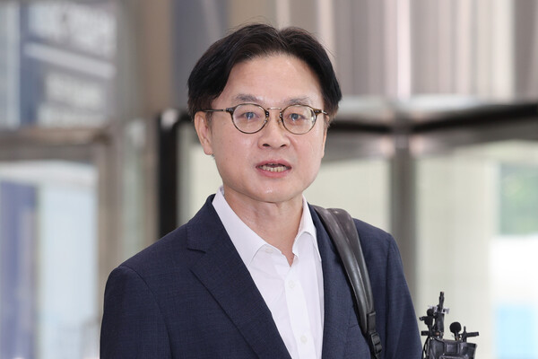 산업통상자원부 장관 후보자로 지명된 김정관 두산에너빌리티 사장이 30일 서울 강남구 한국기술센터에 마련된 인사청문회 준비사무실로 첫 출근하며 취재진의 질문에 답하고 있다. [사진=연합뉴스]