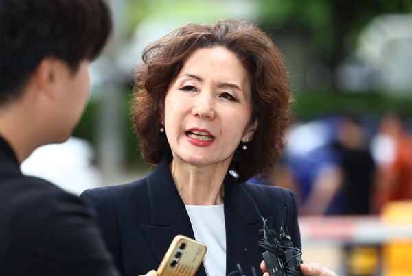 이진숙 사회부총리 겸 교육부 장관 후보자가 30일 오전 서울 여의도 한국교육시설안전원에 마련된 인사청문회 준비 사무실로 출근하며 취재진 질문에 답하고 있다. [사진=연합뉴스]