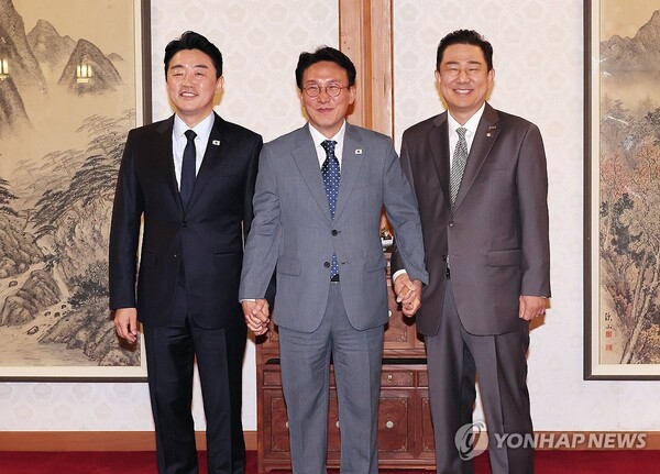 더불어민주당과 정부, 대통령실이 6일 이재명 정부 첫 고위 당정협의회를 열고 민생 회복과 경제 안정을 위한 긴밀한 협력을 다짐했다 [사진=연합뉴스]