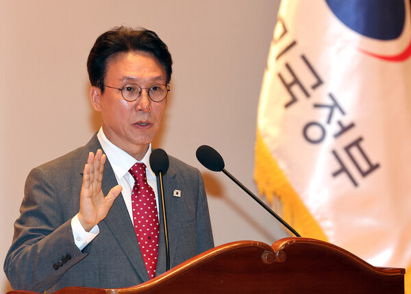 김민석 국무총리가 7일 정부세종청사 대강당에서 열린 취임식에서 취임 선서를 하고 있다.[사진=연합뉴스]