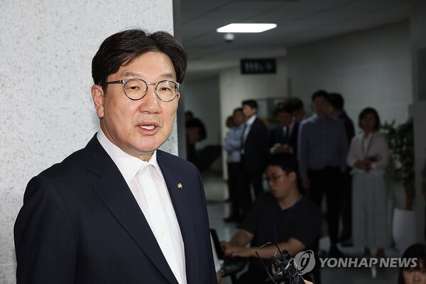 권성동 국민의힘 의원을 향한 김건희특검팀(민중기 특별검사)의 수사망이 좁혀지고 있다 [사진=연합뉴스]