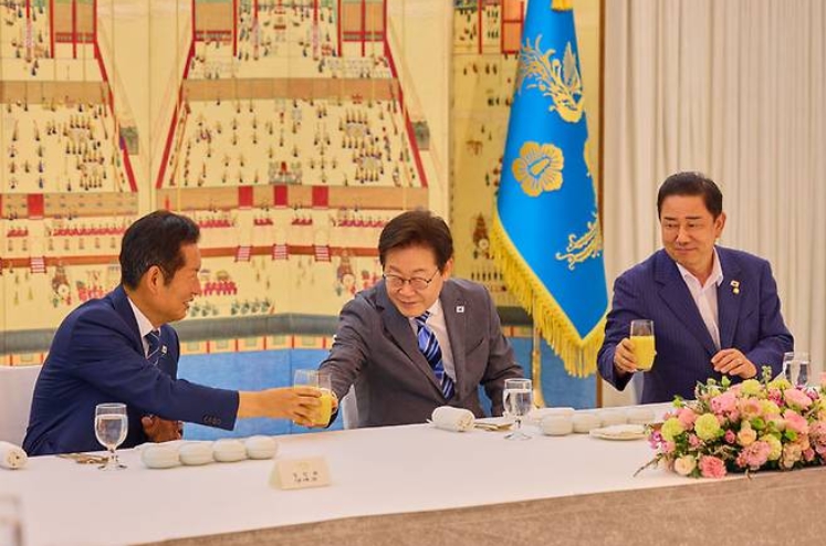 검찰개혁을 놓고 당정대의 갈등과 균열이 노정되자, 이재명 대통령은 20일 정청래 대표 등과 서울 한남동 대통령 관저에서 만찬을 갖고 '검찰개혁'에 대한 합의점을 도출했다. [사진=대통령실 제공]