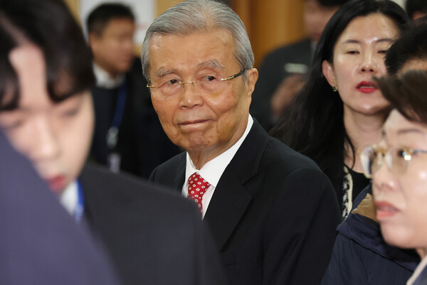 김종인 전 국민의힘 비상대책위원장은 22일 라디오에 출연해 이재명 대통령이 '외국 군대가 없으면 자주국방이 불가능하다는 건 굴종적 사고'라고 한 발언에 대해 "그런 얘기가 꼭 필요했는지 생각해 볼 필요가 있다"고 비판했다. [사진=연합뉴스]