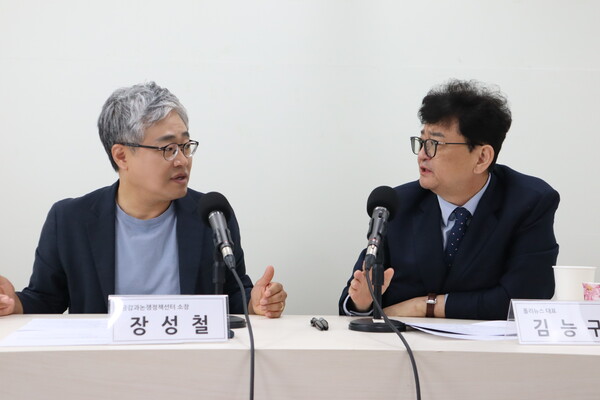 김능구 폴리뉴스 대표와 장성철 공론센터 소장은 17일 폴리뉴스 스튜디오에서 가진 '직언직썰'에서 국민의힘 장동혁 체제와 당의 진로를 진단·전망하는 대담을 가졌다. [사진=폴리뉴스 이준수PD]