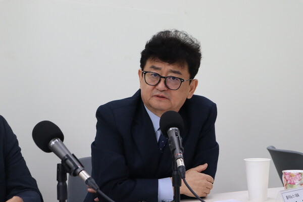 김능구 폴리뉴스 대표는 "국민의힘이 지방선거가 끝난 후 총선 이전에 정계 재편을 노리려고 하지 말고 지금부터라도 뜻이 있는 자들은 자기 자리에서 국민들한테 목소리를 내야 한다. 보수가 나아갈 방향을 제시하면서 사과와 반성을 통해 국민들에게 호소해야 한다"고 말했다. [사진=폴리뉴스 이준수PD]