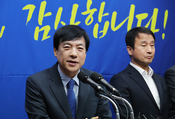 이성윤 민주당 의원은 23일 라디오에 출연해 청문회 증인으로 지목된 조희대 대법원장을 향해 "국회 청문회에 불출석할 경우 탄핵 마일리지를 쌓아가는 것"이라며 청문회 출석을 요구했다. [사진=연합뉴스]