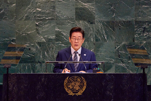 이재명 대통령이 23일(현지시간) 미국 뉴욕 유엔본부 총회장에서 기조연설을 하고 있다. [사진=공동취재/연합뉴스]