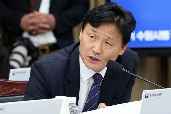 더불어민주당 김영진 의원은 25일 라디오에 출연해 조희대 대법원장 청문회를 원내지도부와 상의 없이 결정한 국회 법제사법위원회를 겨냥해 "절제되고 조정돼야 한다"고 말했다. [사진=연합뉴스]