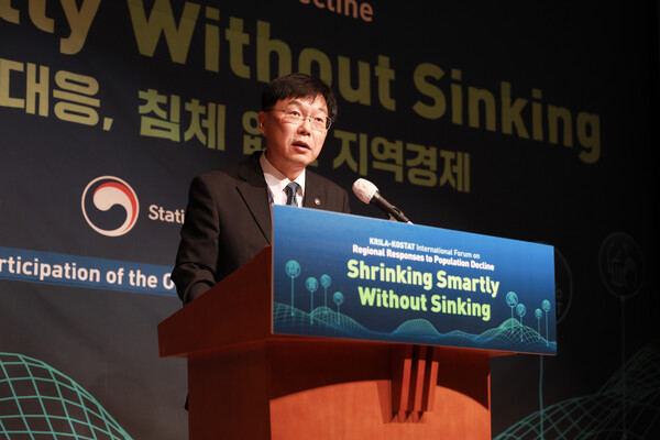  안형준 통계청장이 9월15일 대전 통계청에서 열린 2025년 통계청-한국지방행정연구원-OECD 국제포럼에서 환영사를 하고 있다.[사진=통계청 제공. 재판매 및 DB 금지]