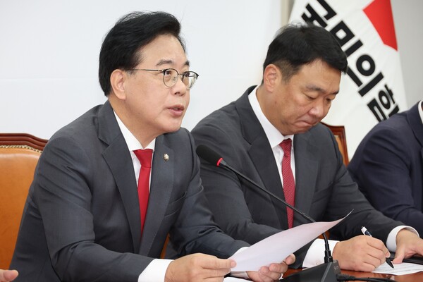 국민의힘 송언석 원내대표가 30일 서울 여의도 국회에서 열린 원내대책회의에서 발언하고 있다. [사진=연합뉴스]