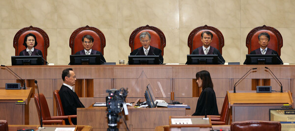 조희대 대법원장(가운데)이  9월18일 서울 서초구 대법원에서 열린 전원합의체에서 발언하고 있다. [사진=연합뉴스]