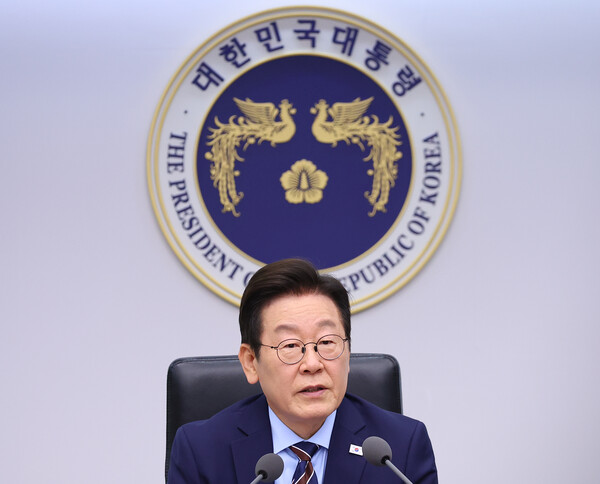 이재명 대통령이 2일 용산 대통령실에서 수석보좌관회의를 주재하고 있다. [사진=연합뉴스]