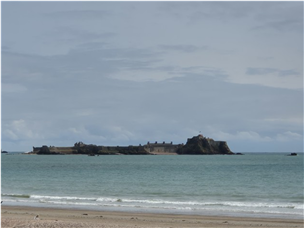 해안가에서 본 엘리자베스 캐슬