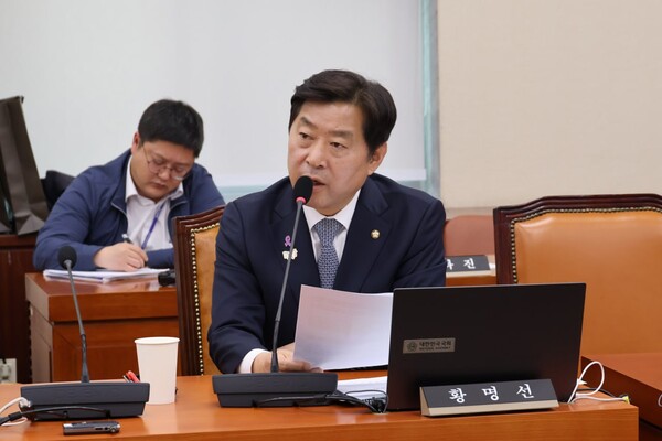 황명선 더불어민주당 최고위원이 국회 국방위원회에서 발언하고 있다. [사진=황명선 의원실]
